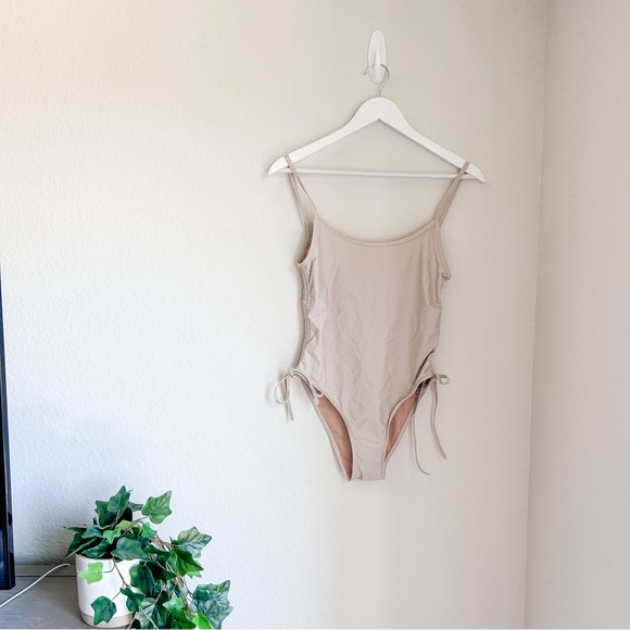 Free People x GNASH SWIM String One Piece Swimsuit Bailey 6 Scoop Neck Stretch - Picture 5 of 11